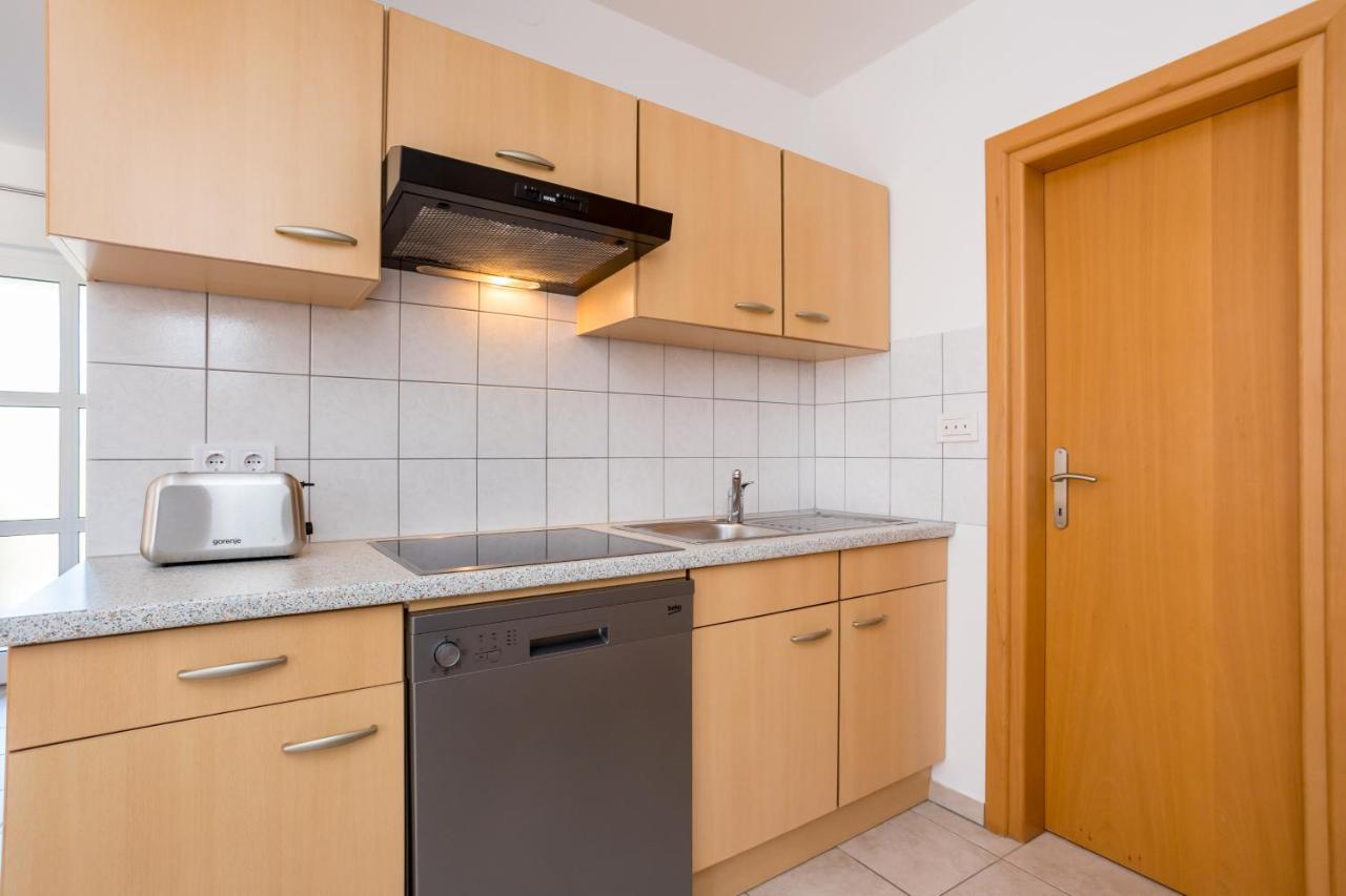 Apartments Sara Milohnici Extérieur photo