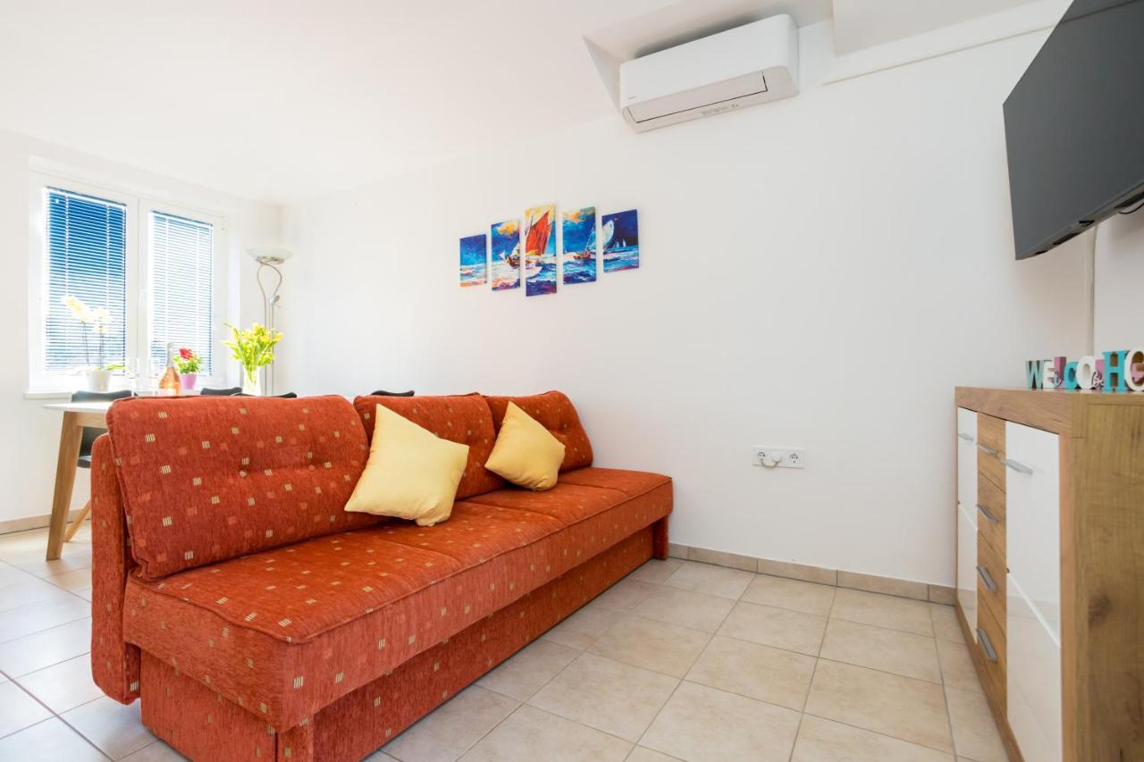 Apartments Sara Milohnici Extérieur photo