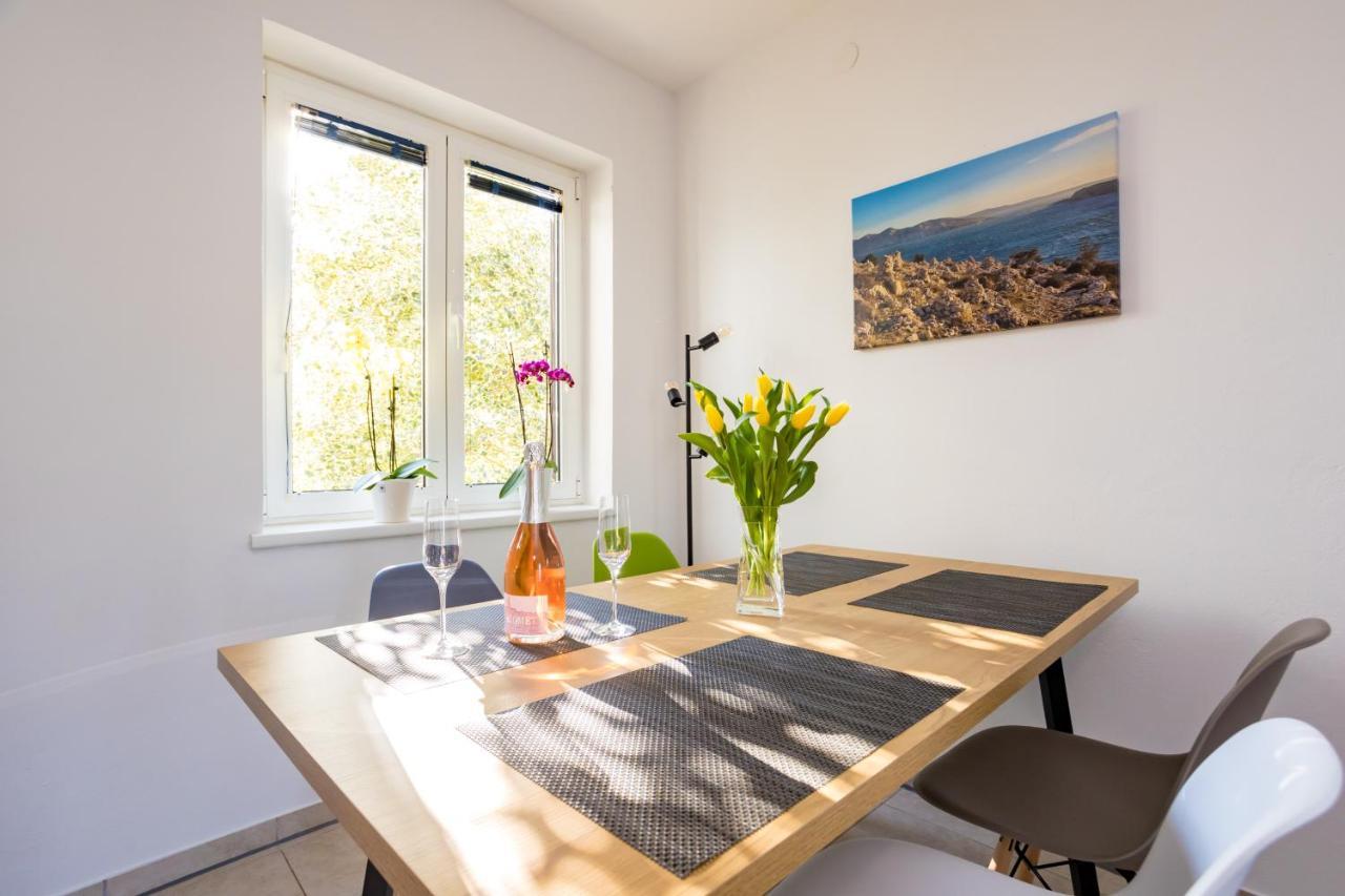 Apartments Sara Milohnici Extérieur photo