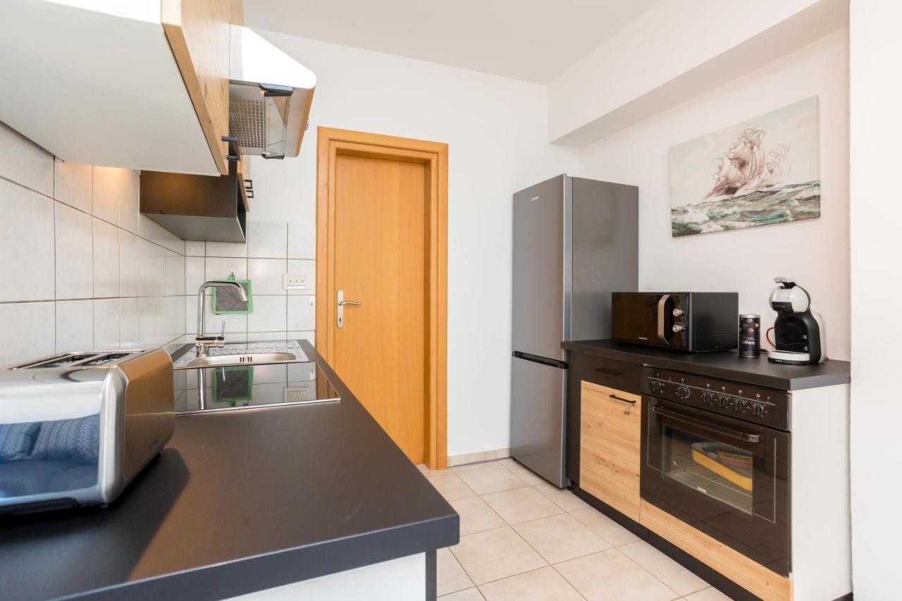 Apartments Sara Milohnici Extérieur photo